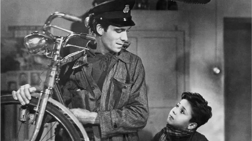 Cuando veo a un adulto en bicicleta, no pierdo las esperanzas por el futuro de la raza humana. — H. G. Wells*